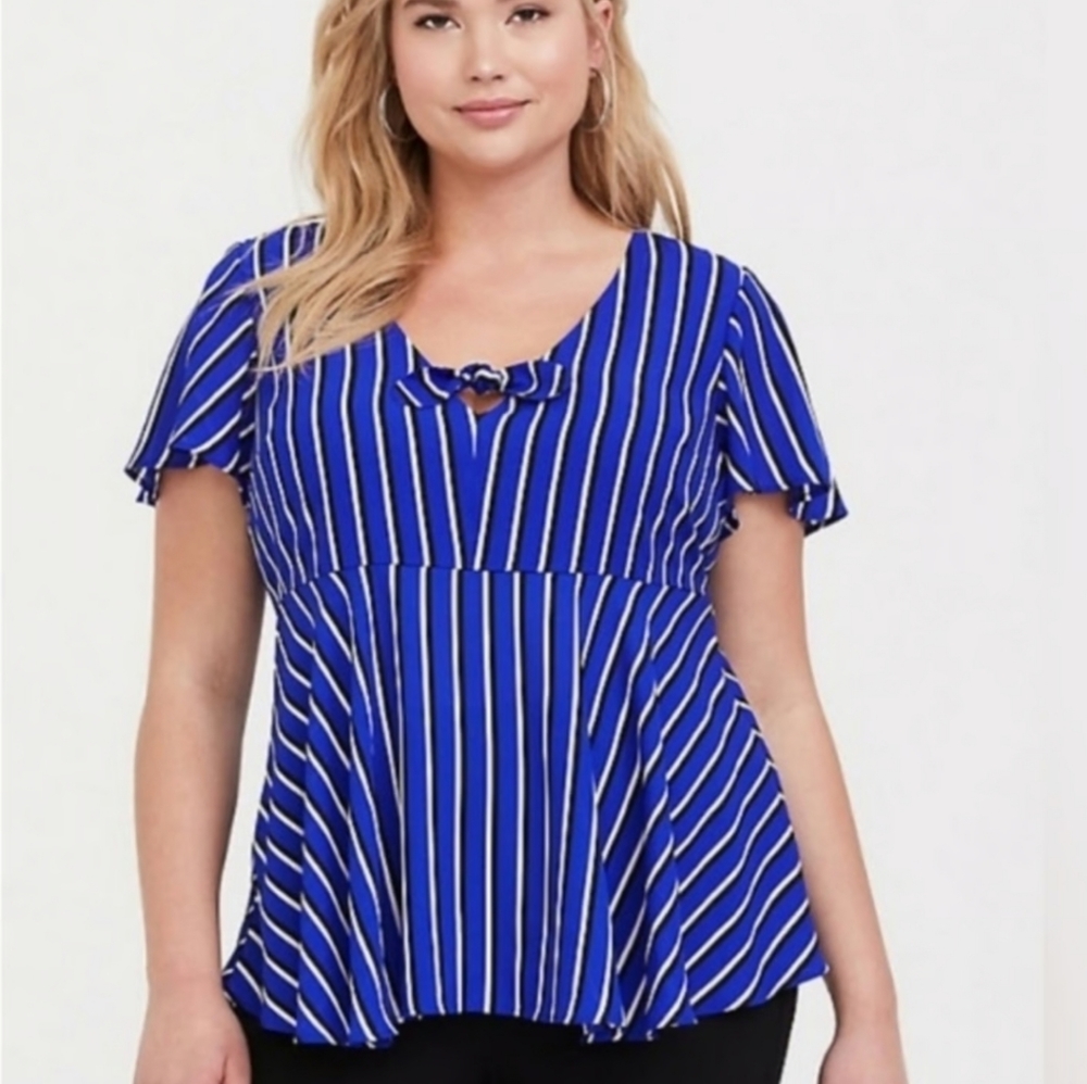 Torrid blue strippe georgette bow Flare Relaxed Fit blouse size 1X Plus